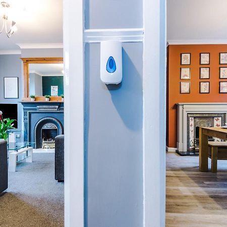 Spacious Modern Chester Home - Great Location エクステリア 写真