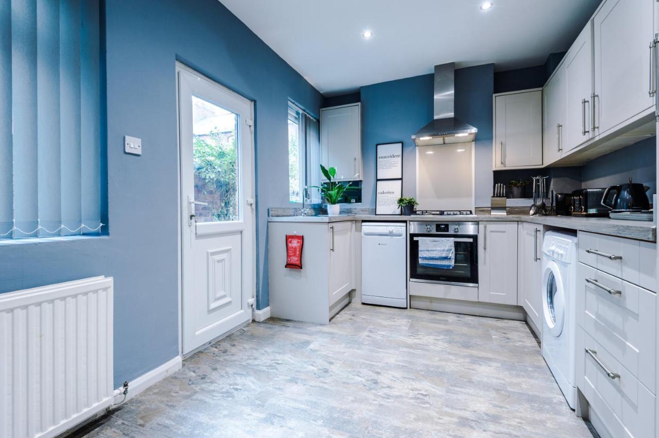 Spacious Modern Chester Home - Great Location エクステリア 写真