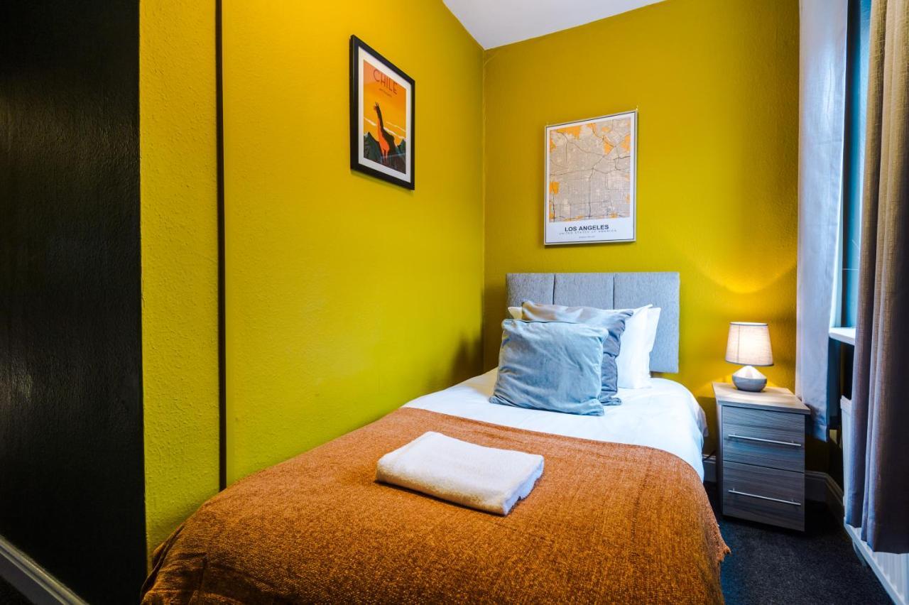 Spacious Modern Chester Home - Great Location エクステリア 写真