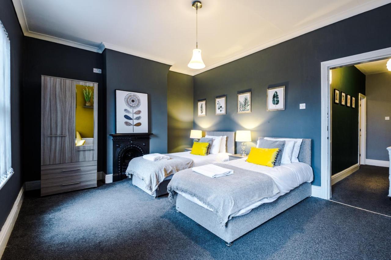 Spacious Modern Chester Home - Great Location エクステリア 写真