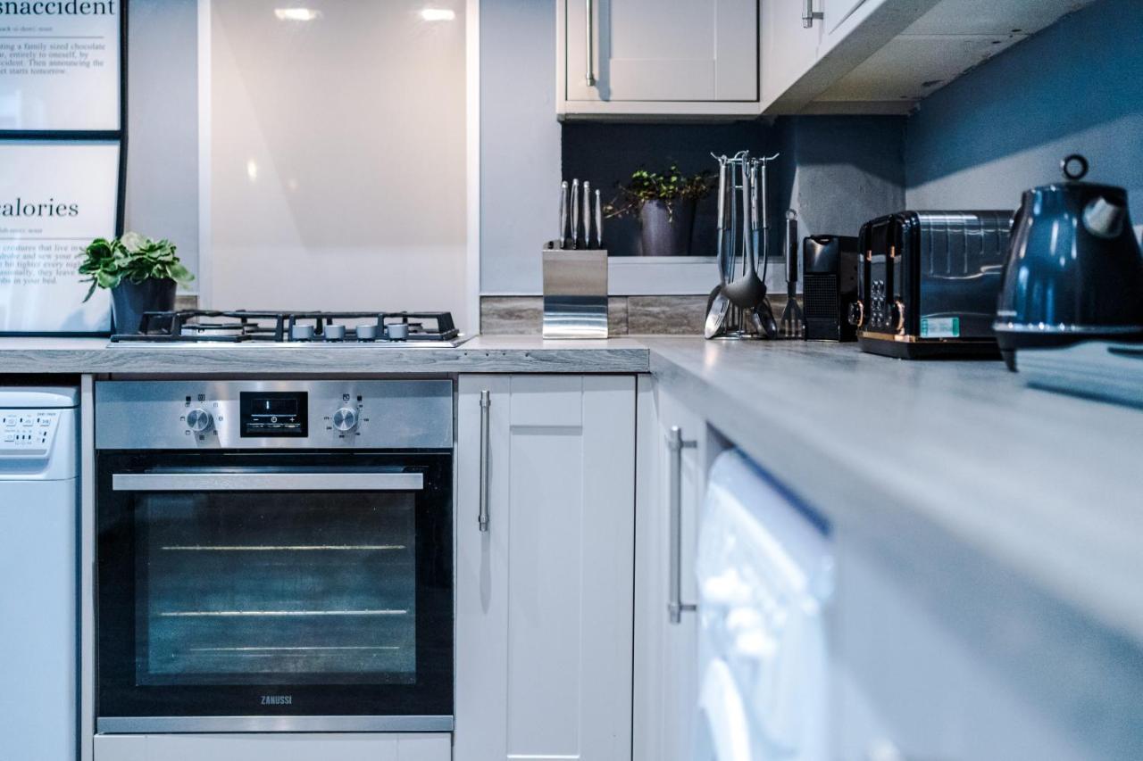 Spacious Modern Chester Home - Great Location エクステリア 写真
