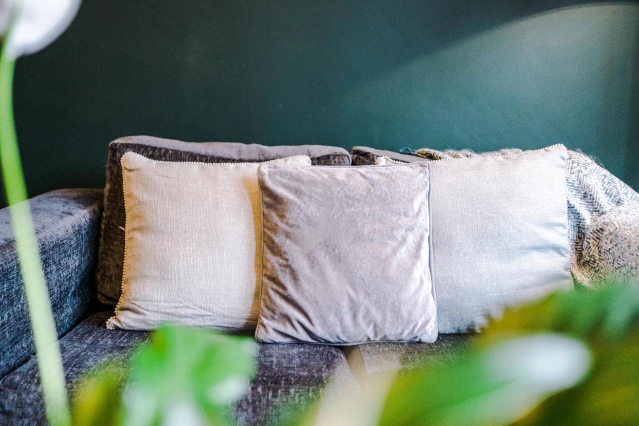 Spacious Modern Chester Home - Great Location エクステリア 写真