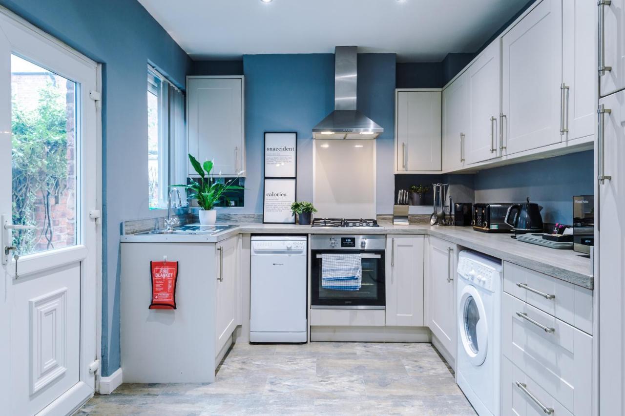 Spacious Modern Chester Home - Great Location エクステリア 写真