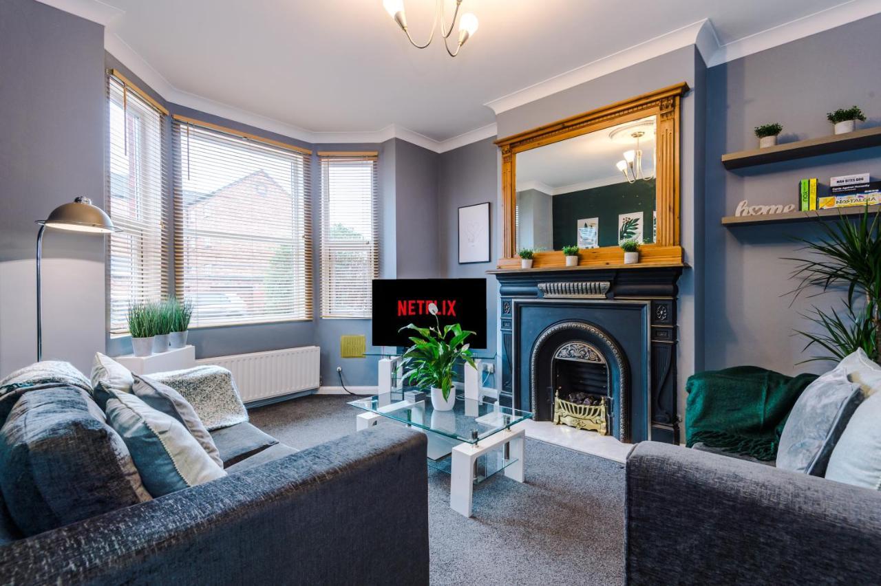 Spacious Modern Chester Home - Great Location エクステリア 写真