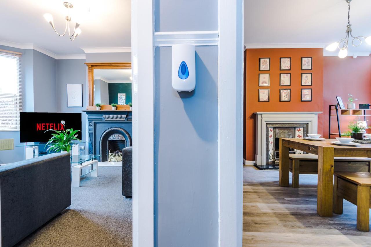 Spacious Modern Chester Home - Great Location エクステリア 写真