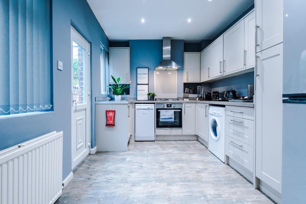 Spacious Modern Chester Home - Great Location エクステリア 写真