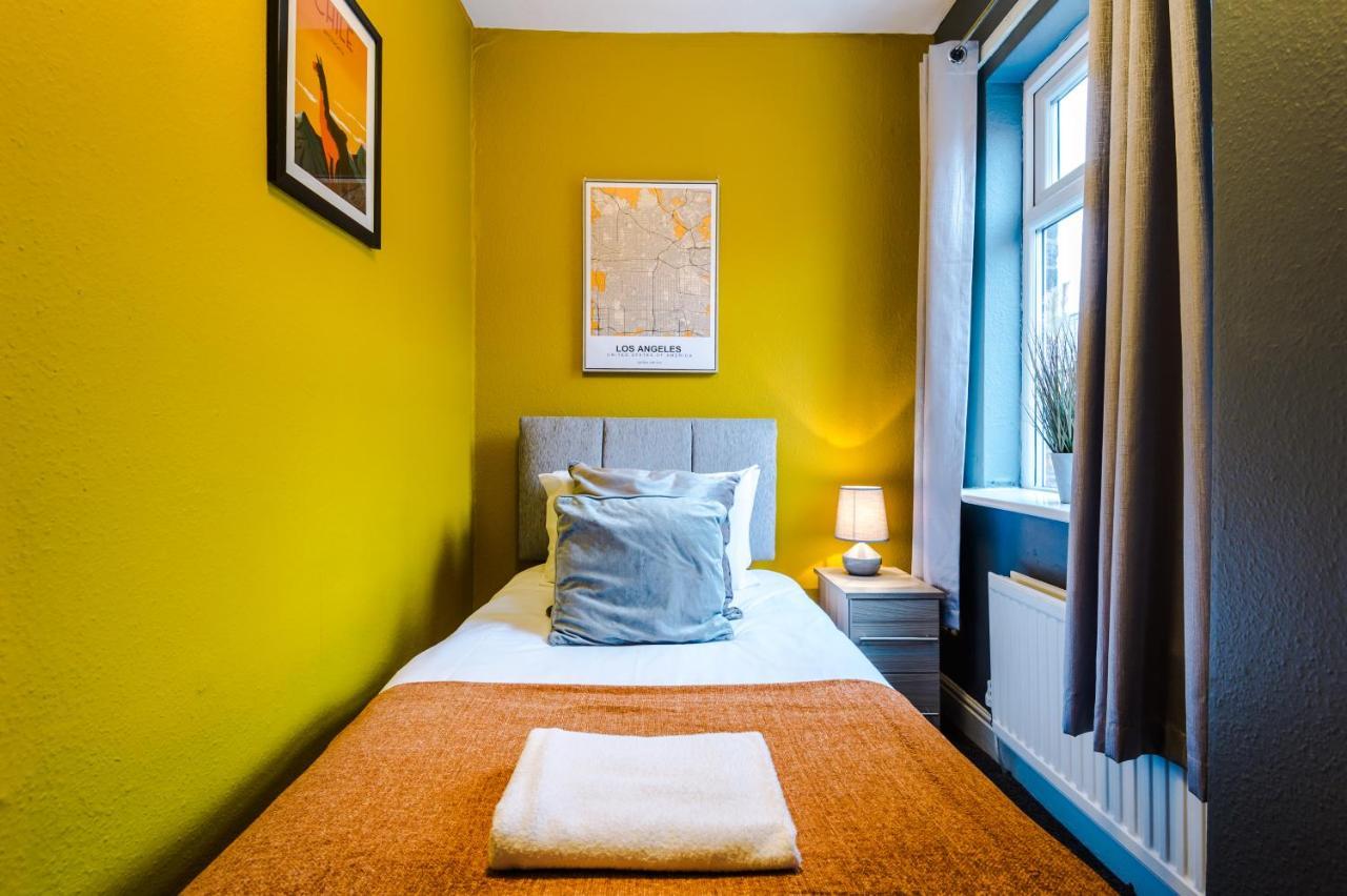 Spacious Modern Chester Home - Great Location エクステリア 写真