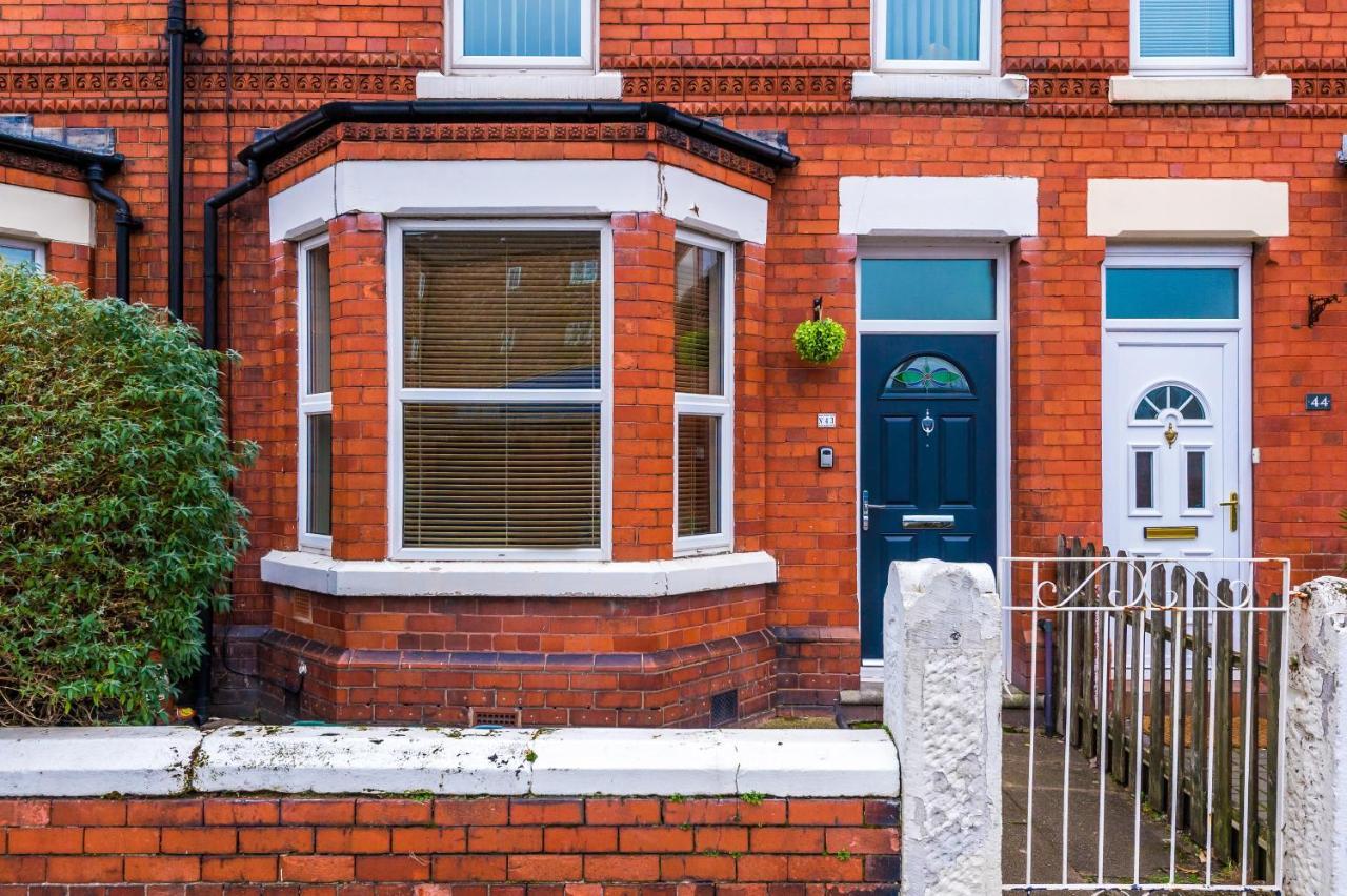 Spacious Modern Chester Home - Great Location エクステリア 写真